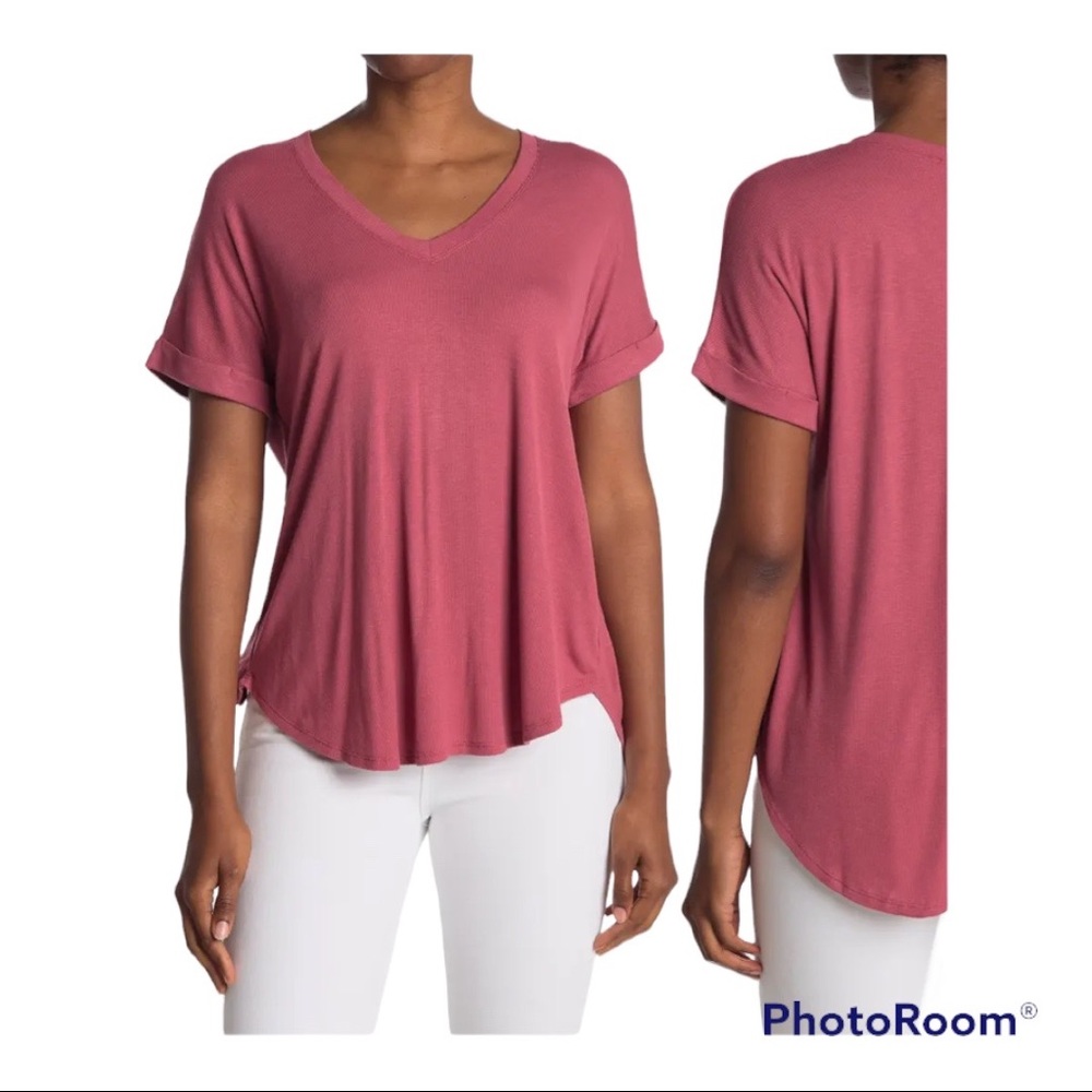 Ribbed V-Neck Split Back T-Shirt
HEATHER BY BORDEAUX